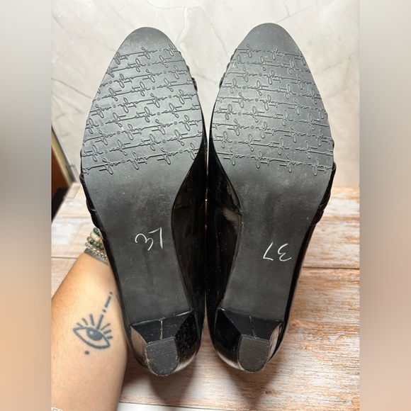 Soft Style by Hush Puppies Patent Classic Pumps size 9 - Picture 4 of 6
